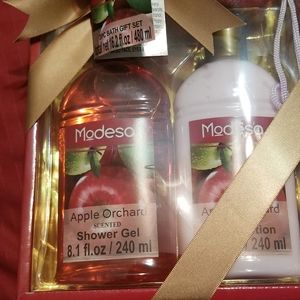 Modesa Apple Orchard Bath Set